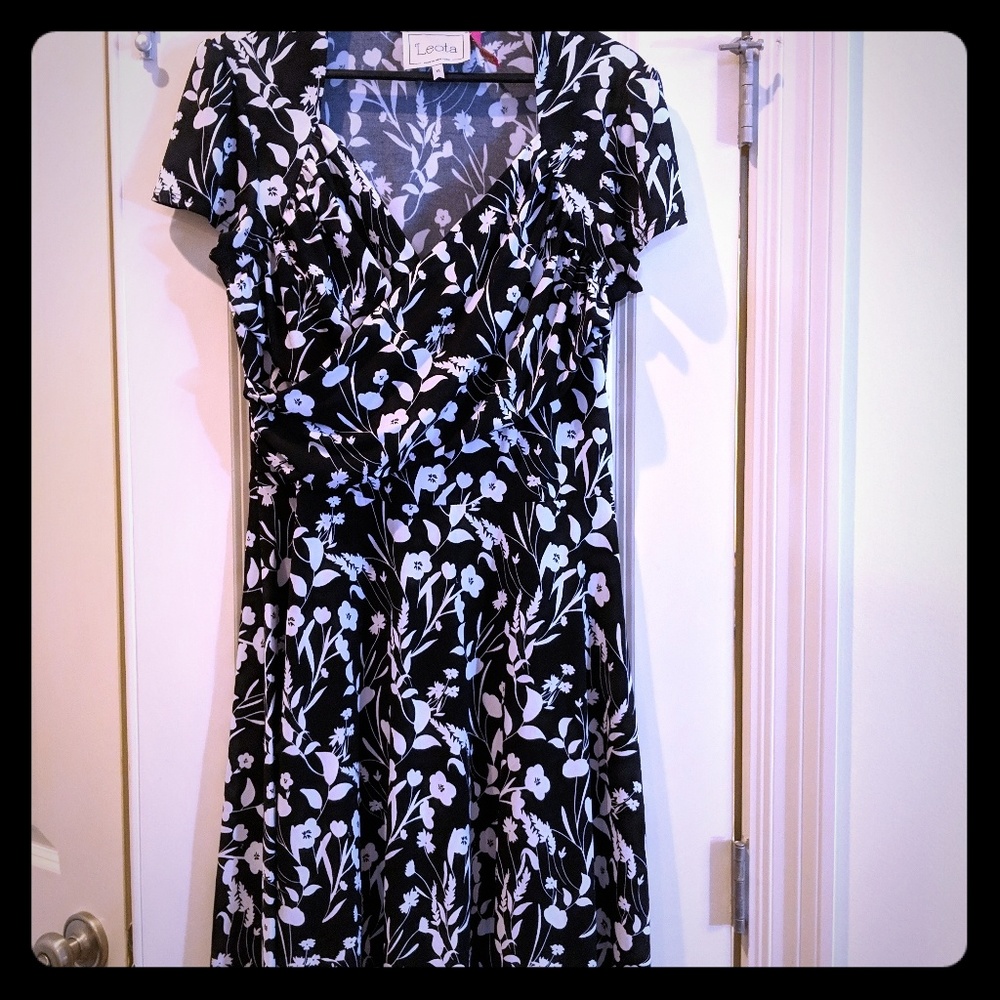 Leota sweetheart dress in black and white floral